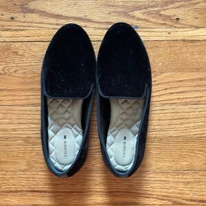 Birdies Starling in black velvet size 7.5 in very good condition.